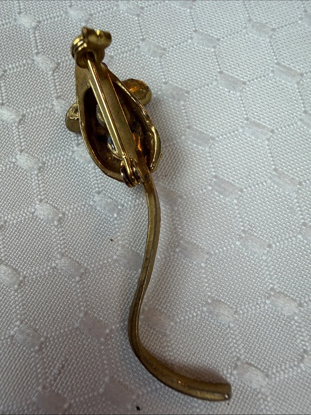 Vintage Gold Mouse pin with Purple Crystal Eyes and wiggle tail ;)